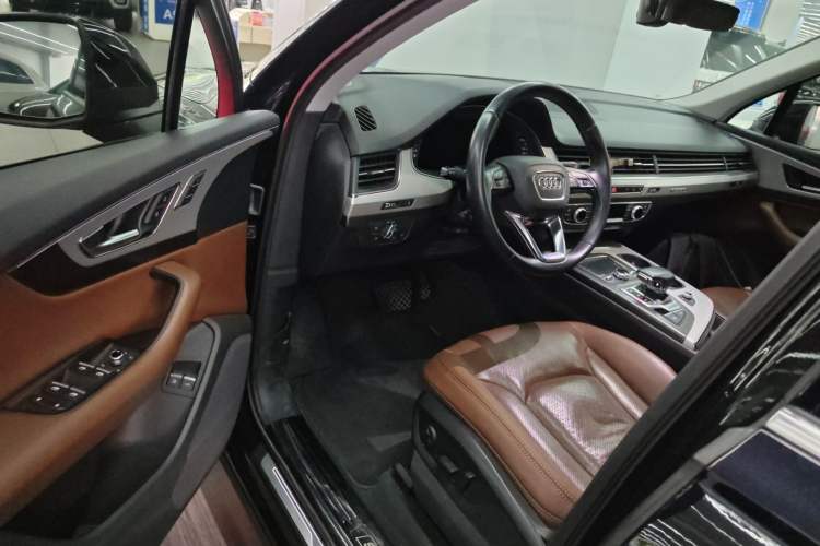Used Audi Q7 New Energy 2019 55 e-tron Driver Seat