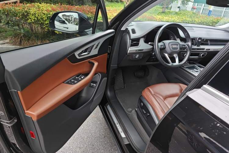 Used Audi Q7 New Energy 2019 55 e-tron Driver Seat