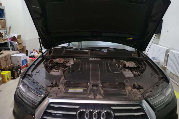 Used Audi Q7 New Energy 2019 55 e-tron Engine Bay