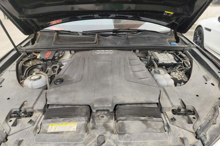 Used Audi Q7 New Energy 2019 55 e-tron Engine Bay