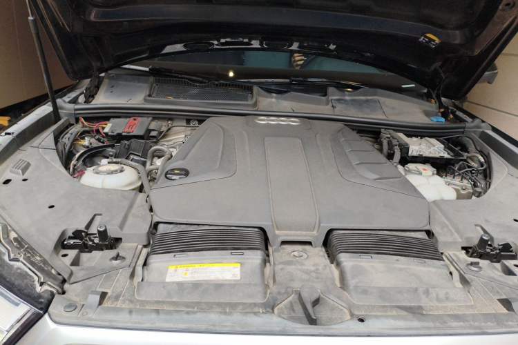 Used Audi Q7 New Energy 2019 55 e-tron Engine Bay