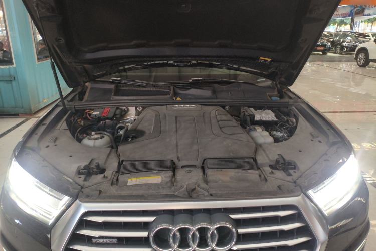 Used Audi Q7 New Energy 2019 55 e-tron Engine Bay