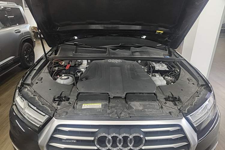 Used Audi Q7 New Energy 2019 55 e-tron Engine Bay