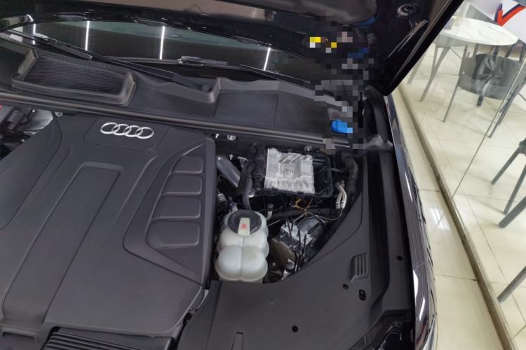 Used Audi Q7 New Energy 2019 55 e-tron Engine Bay Left