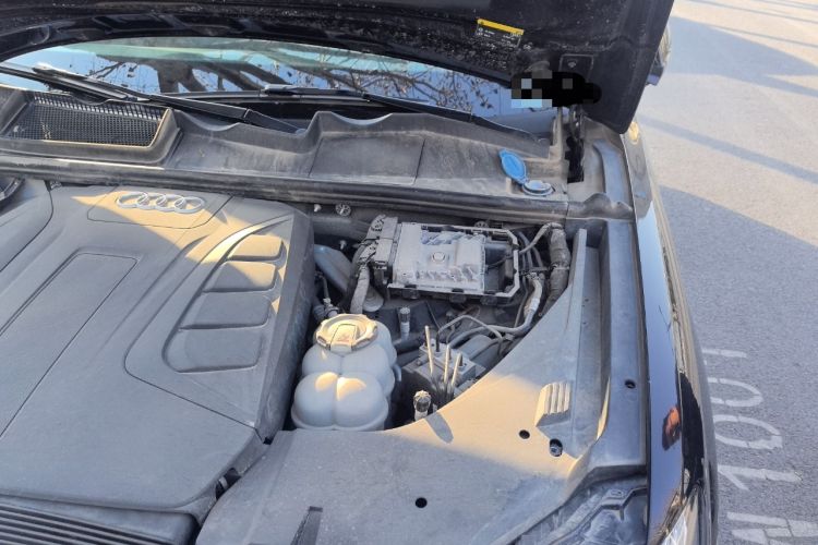 Used Audi Q7 New Energy 2019 55 e-tron Engine Bay Left