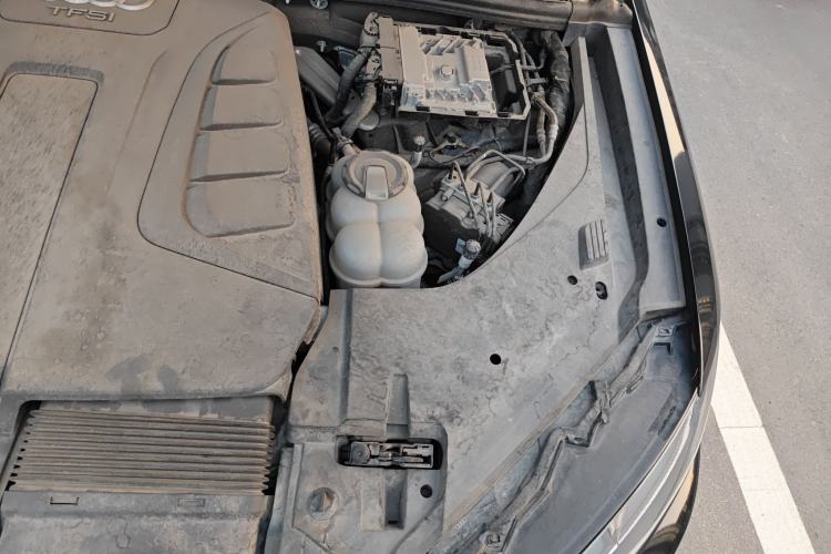 Used Audi Q7 New Energy 2019 55 e-tron Engine Bay Left