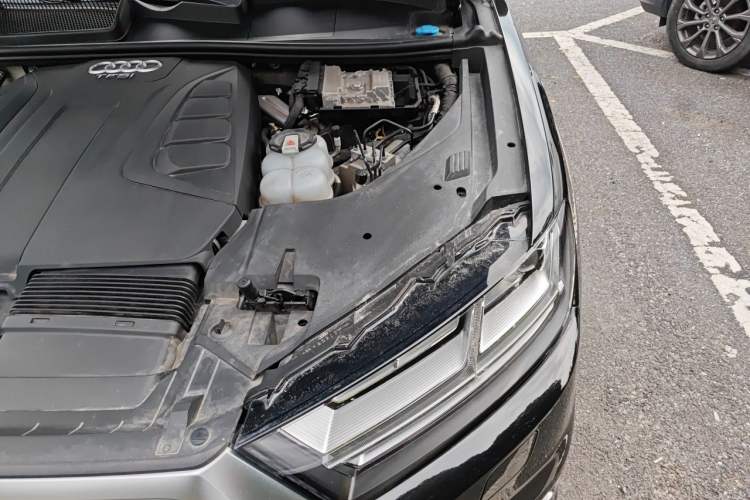 Used Audi Q7 New Energy 2019 55 e-tron Engine Bay Left
