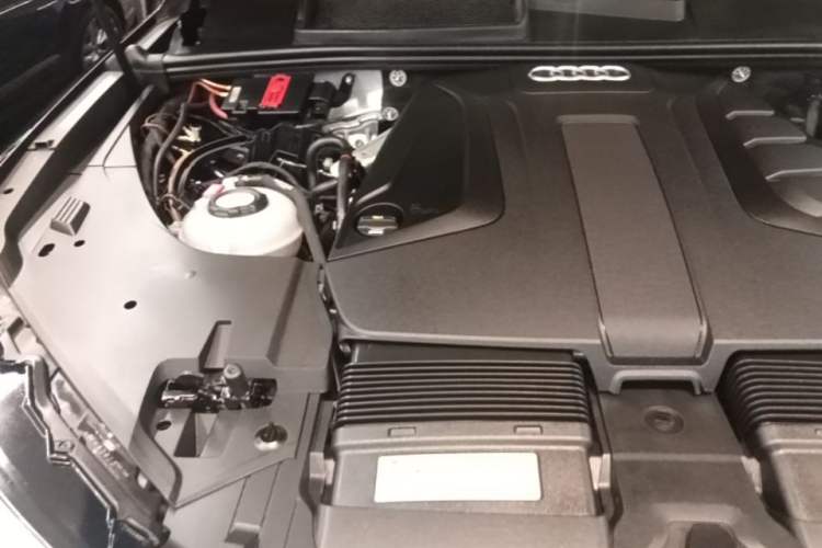 Used Audi Q7 New Energy 2019 55 e-tron Engine Bay Right
