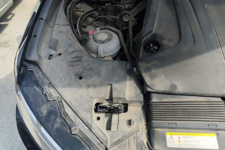 Used Audi Q7 New Energy 2019 55 e-tron Engine Bay Right