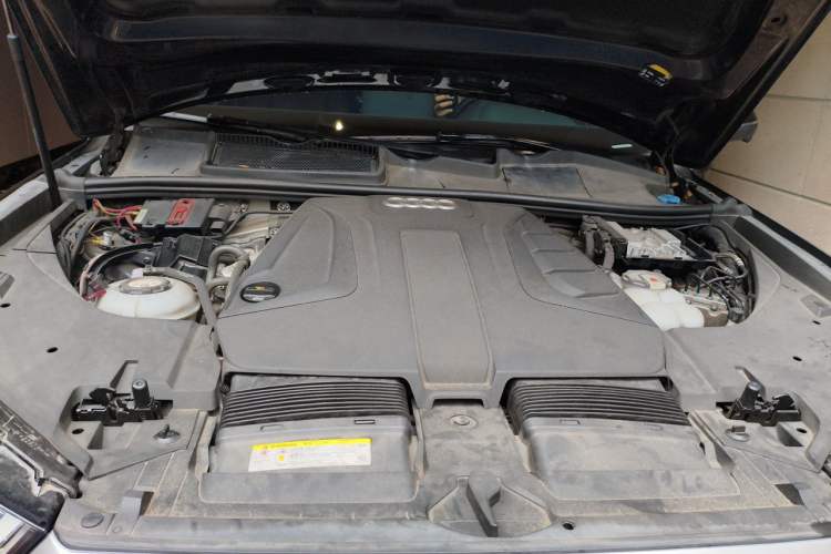 Used Audi Q7 New Energy 2019 55 e-tron Engine Bay Right