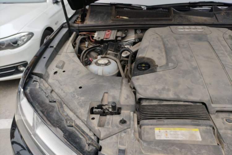 Used Audi Q7 New Energy 2019 55 e-tron Engine Bay Right