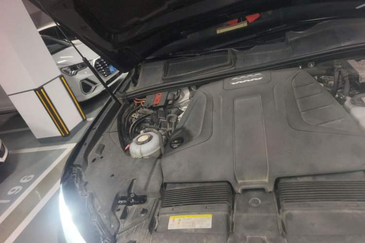 Used Audi Q7 New Energy 2019 55 e-tron Engine Bay Right