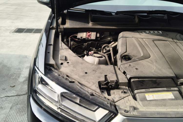 Used Audi Q7 New Energy 2019 55 e-tron Engine Bay Right