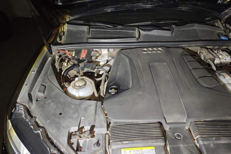 Used Audi Q7 New Energy 2019 55 e-tron Engine Bay Right