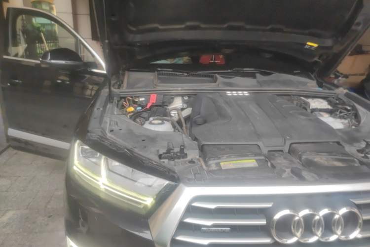 Used Audi Q7 New Energy 2019 55 e-tron Engine Bay Right