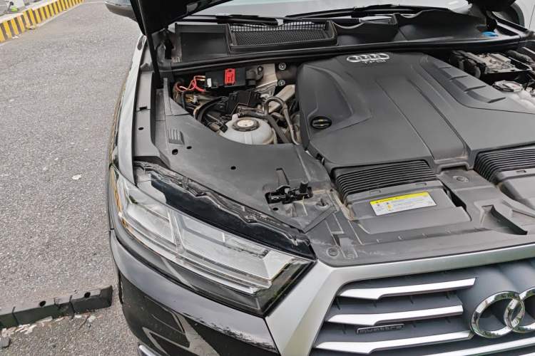 Used Audi Q7 New Energy 2019 55 e-tron Engine Bay Right