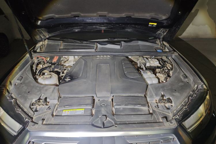 Used Audi Q7 New Energy 2019 55 e-tron Engine Bay