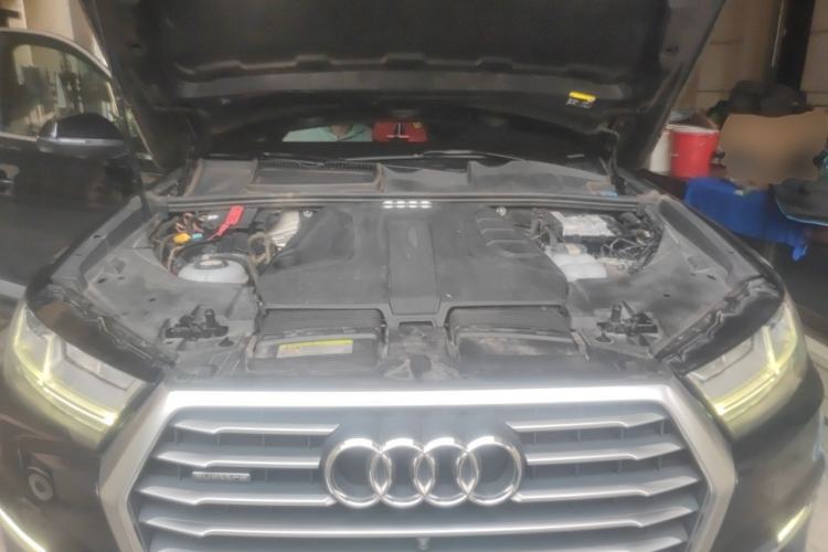 Used Audi Q7 New Energy 2019 55 e-tron Engine Bay