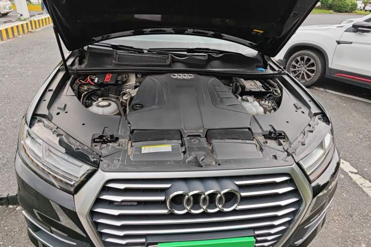 Used Audi Q7 New Energy 2019 55 e-tron Engine Bay