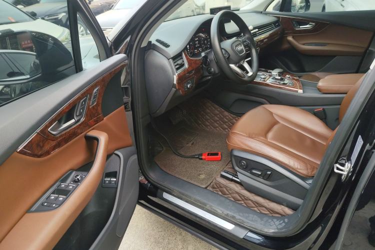 Used Audi Q7 New Energy 2019 55 e-tron Interior 3