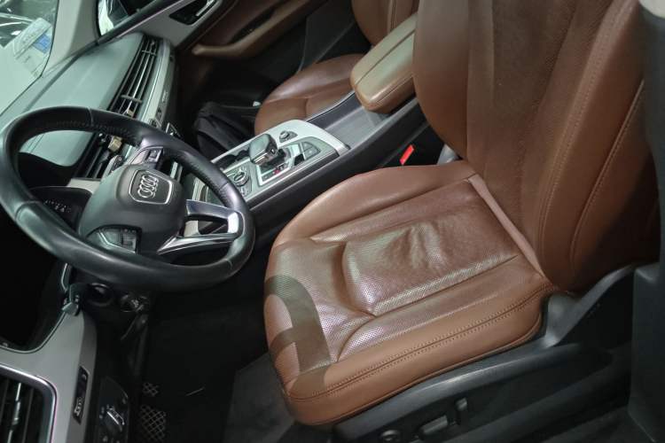 Used Audi Q7 New Energy 2019 55 e-tron Left Front Seat