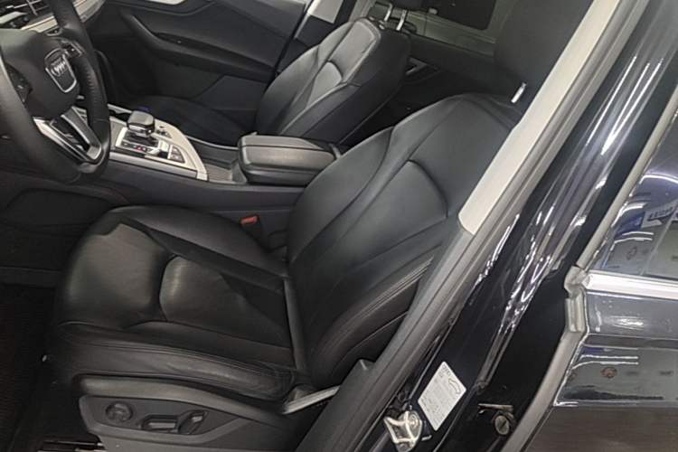Used Audi Q7 New Energy 2019 55 e-tron Left Front Seat