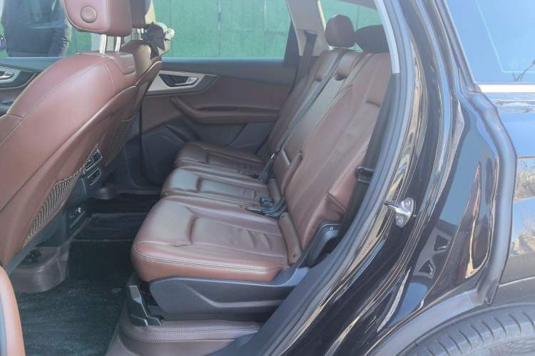 Used Audi Q7 New Energy 2019 55 e-tron Left Rear Seat