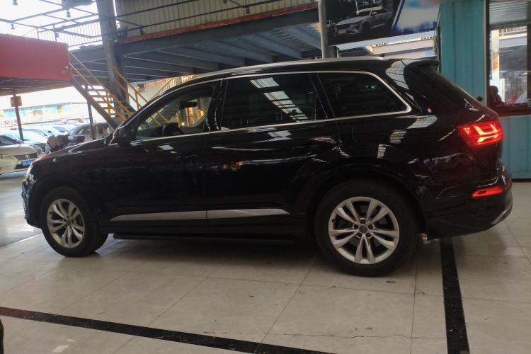 Used Audi Q7 New Energy 2019 55 e-tron Left Side