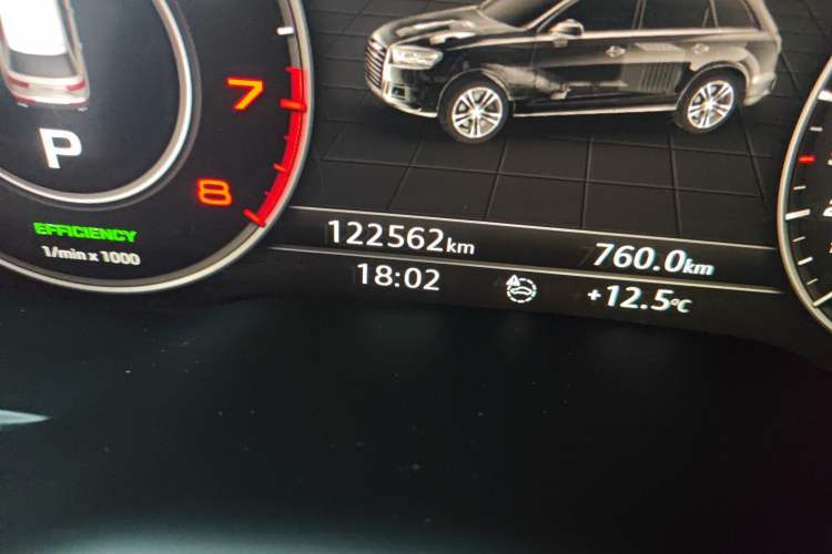 Used Audi Q7 New Energy 2019 55 e-tron Odometer Close Up
