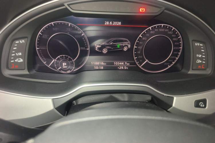 Used Audi Q7 New Energy 2019 55 e-tron Odometer Close Up
