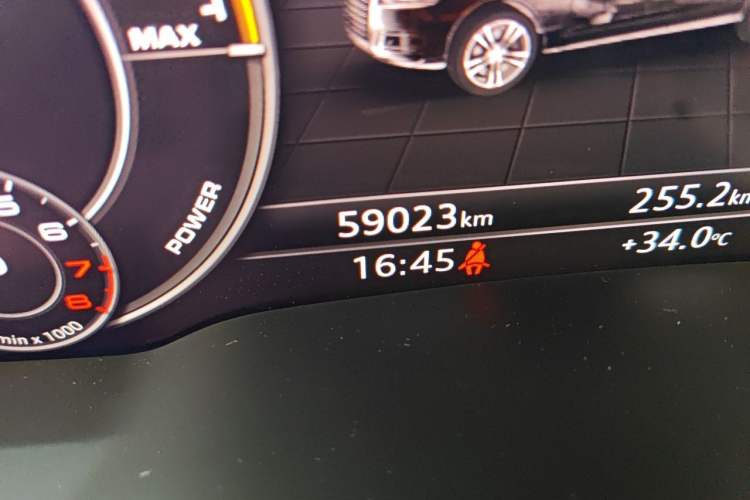 Used Audi Q7 New Energy 2019 55 e-tron Odometer Close Up