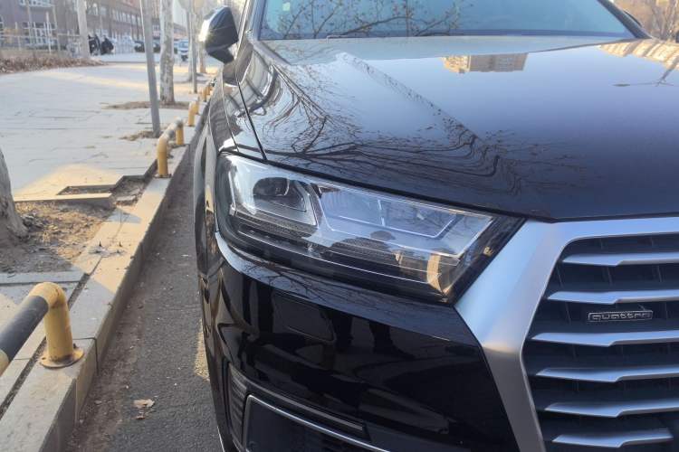 Used Audi Q7 New Energy 2019 55 e-tron Right Front Headlight