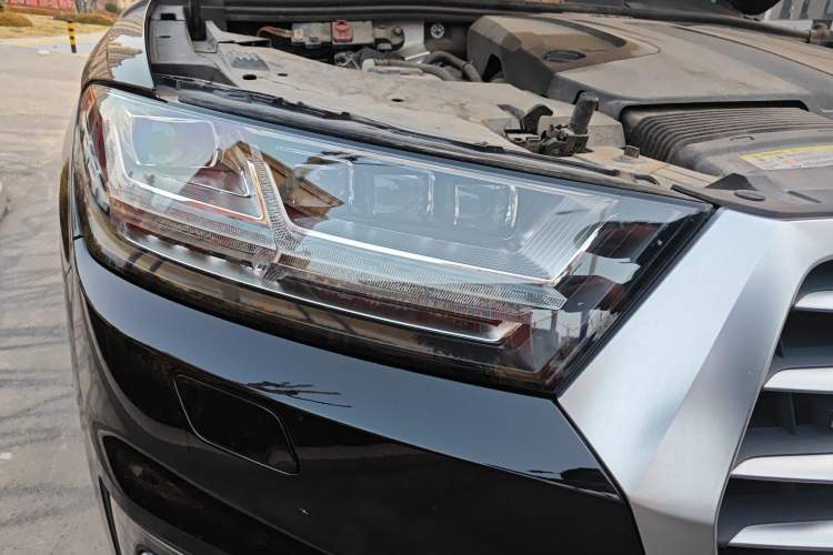 Used Audi Q7 New Energy 2019 55 e-tron Right Front Headlight