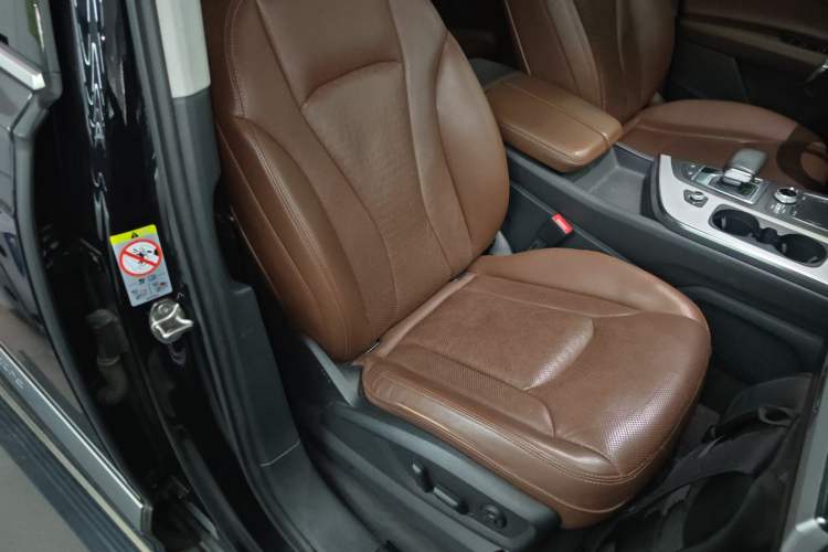 Used Audi Q7 New Energy 2019 55 e-tron Right Front Seat