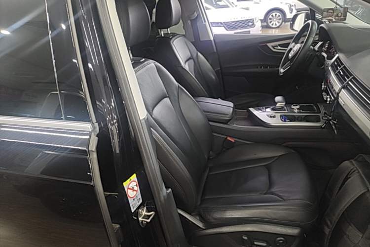 Used Audi Q7 New Energy 2019 55 e-tron Right Front Seat