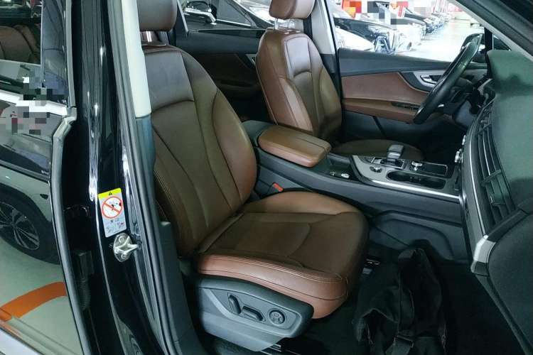 Used Audi Q7 New Energy 2019 55 e-tron Right Front Seat