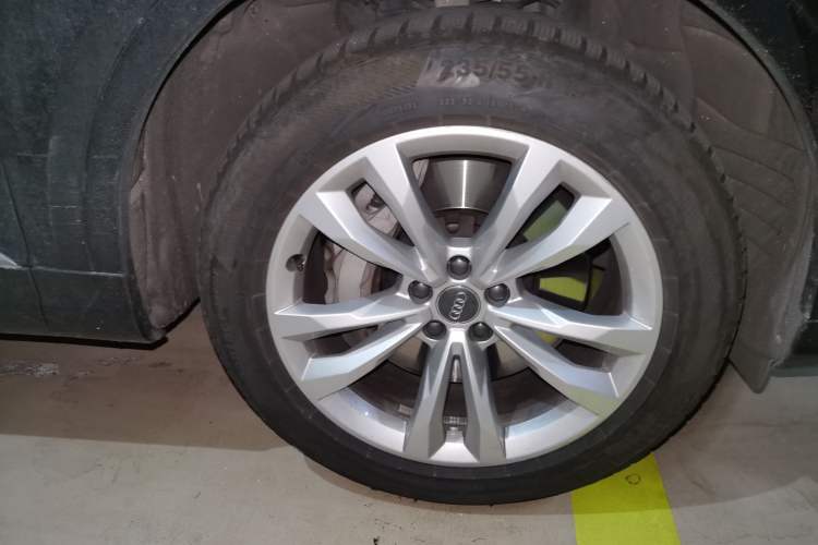 Used Audi Q7 New Energy 2019 55 e-tron Right Front Wheel Hub