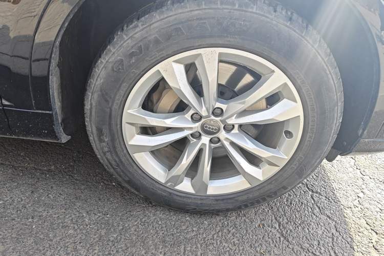 Used Audi Q7 New Energy 2019 55 e-tron Right Front Wheel Hub