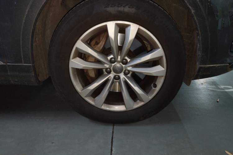 Used Audi Q7 New Energy 2019 55 e-tron Right Front Wheel Hub