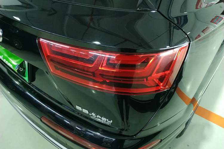 Used Audi Q7 New Energy 2019 55 e-tron Right Rear Taillight