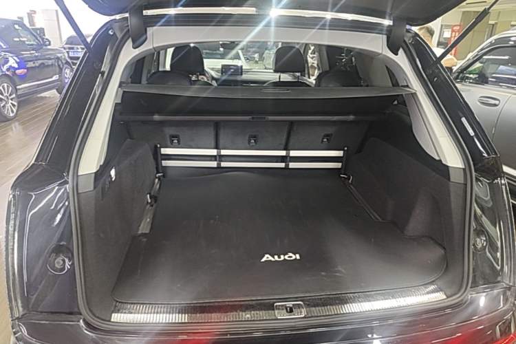 Used Audi Q7 New Energy 2019 55 e-tron Trunk