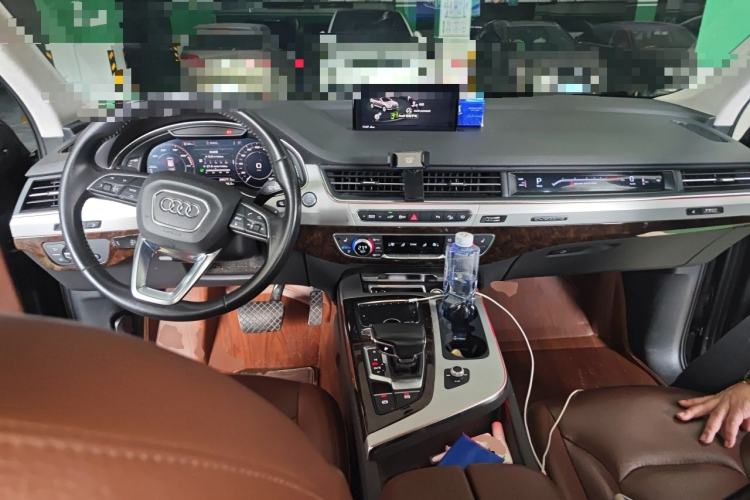 Used Audi Q7 New Energy 2019 55 e-tron Center Console