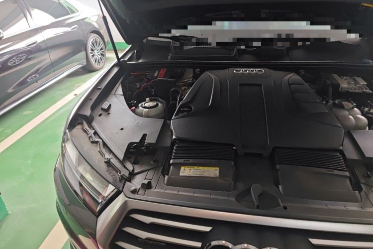 Used Audi Q7 New Energy 2019 55 e-tron Engine Bay Right