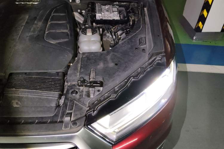Used Audi Q7 New Energy 2019 55 e-tron Engine Bay Left