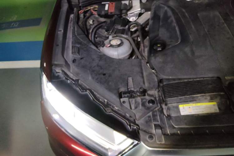 Used Audi Q7 New Energy 2019 55 e-tron Engine Bay Right