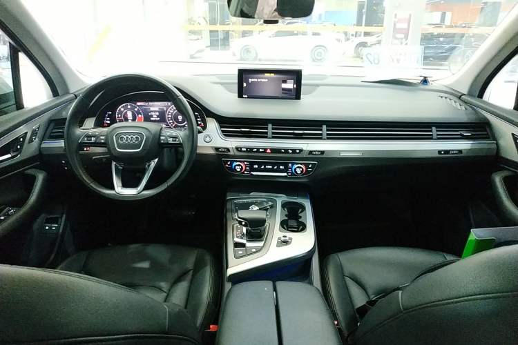 Used Audi Q7 New Energy 2019 55 e-tron Center Console