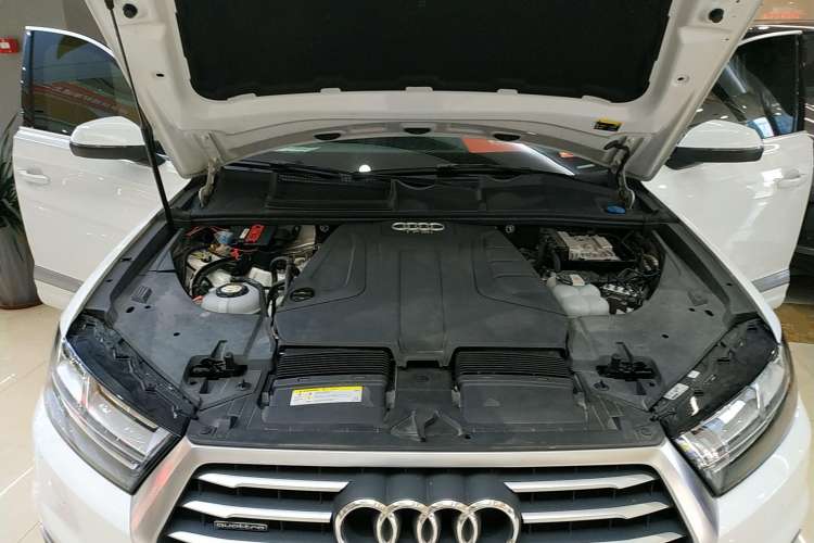 Used Audi Q7 New Energy 2019 55 e-tron Engine Bay