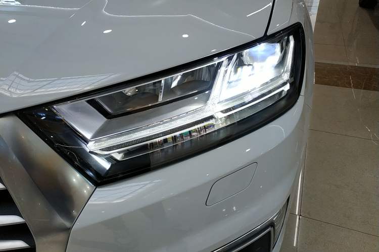 Used Audi Q7 New Energy 2019 55 e-tron Left Front Headlight