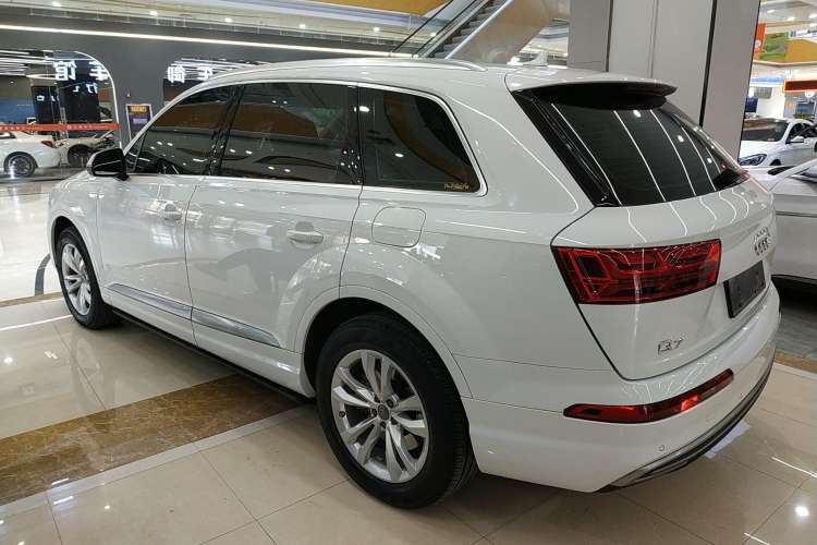 Used Audi Q7 New Energy 2019 55 e-tron Left Side