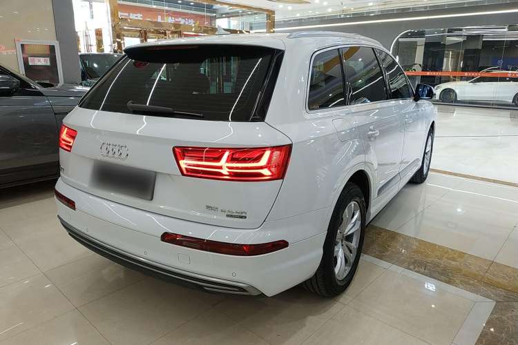 Used Audi Q7 New Energy 2019 55 e-tron Rear Right 45 Deg